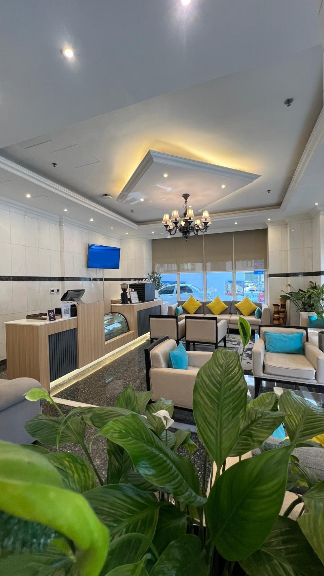 Uptown Hotel Apartments Abu Dhabi By Gewan Exterior photo